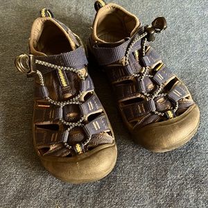 Keen water shoes- size 1 youth- $20